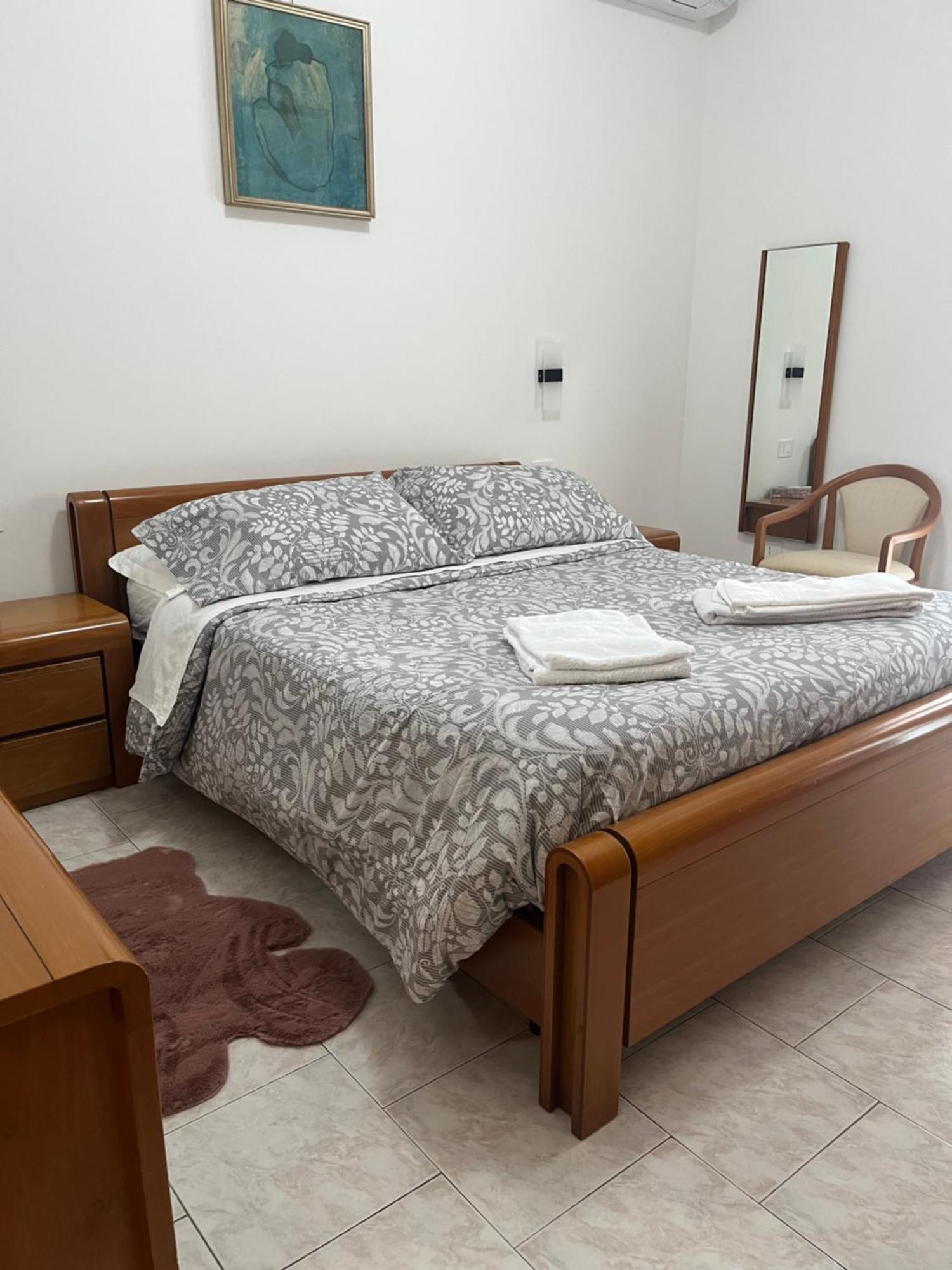 Casa Vacanze Tardy E Benech Savona Bagian luar foto